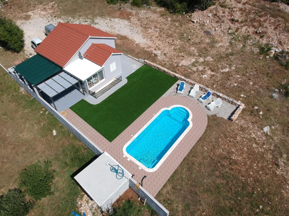 Nane Garden House With Heated Pool Villa Mirce Eksteriør bilde