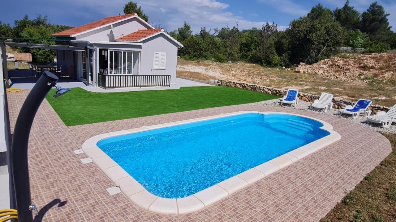 Nane Garden House With Heated Pool Villa Mirce Eksteriør bilde