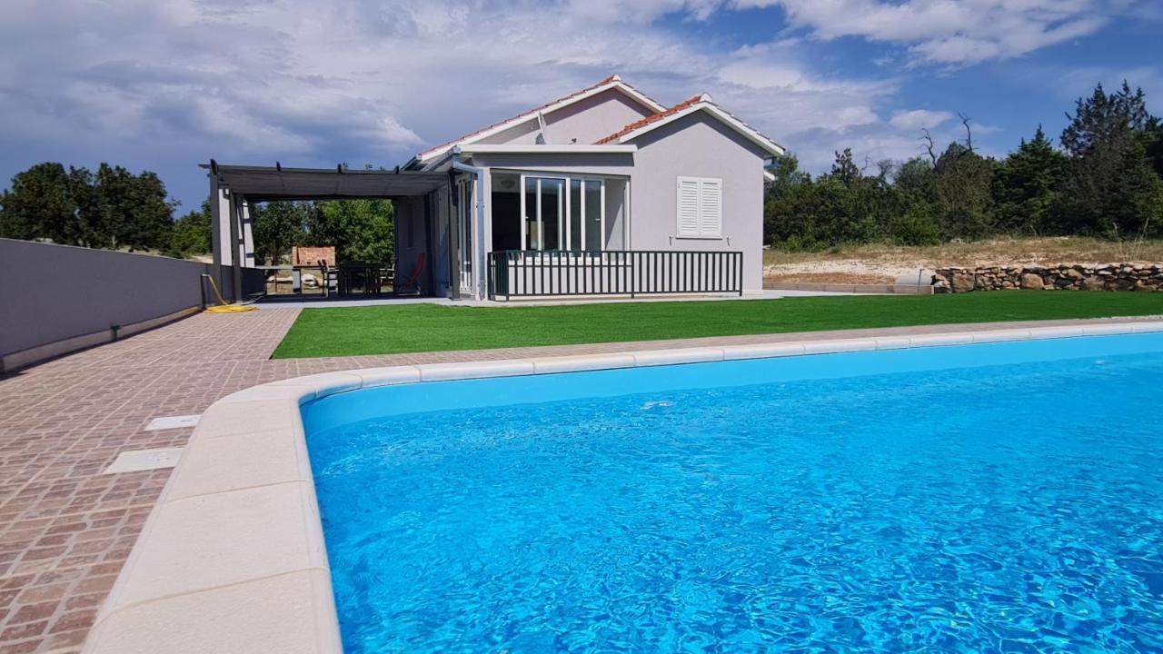 Nane Garden House With Heated Pool Villa Mirce Eksteriør bilde
