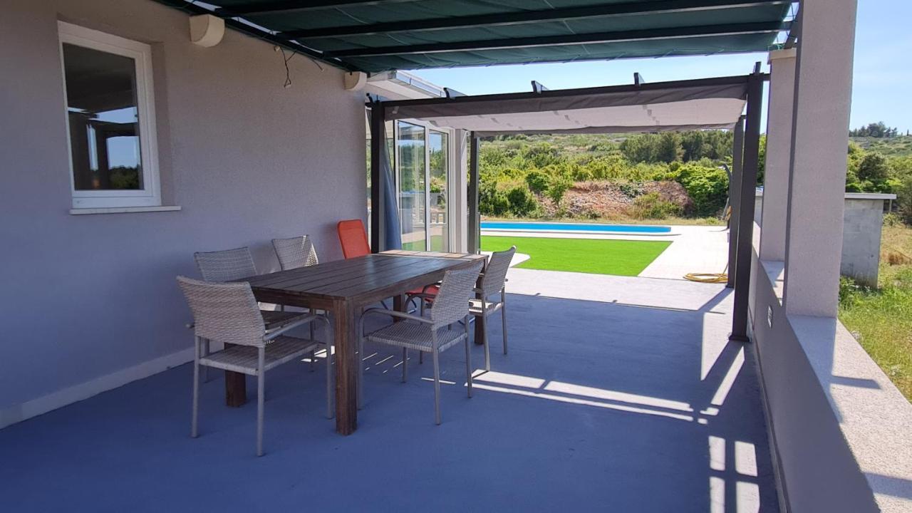 Nane Garden House With Heated Pool Villa Mirce Eksteriør bilde
