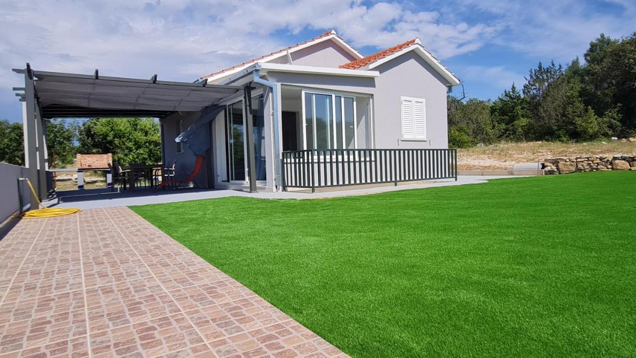 Nane Garden House With Heated Pool Villa Mirce Eksteriør bilde